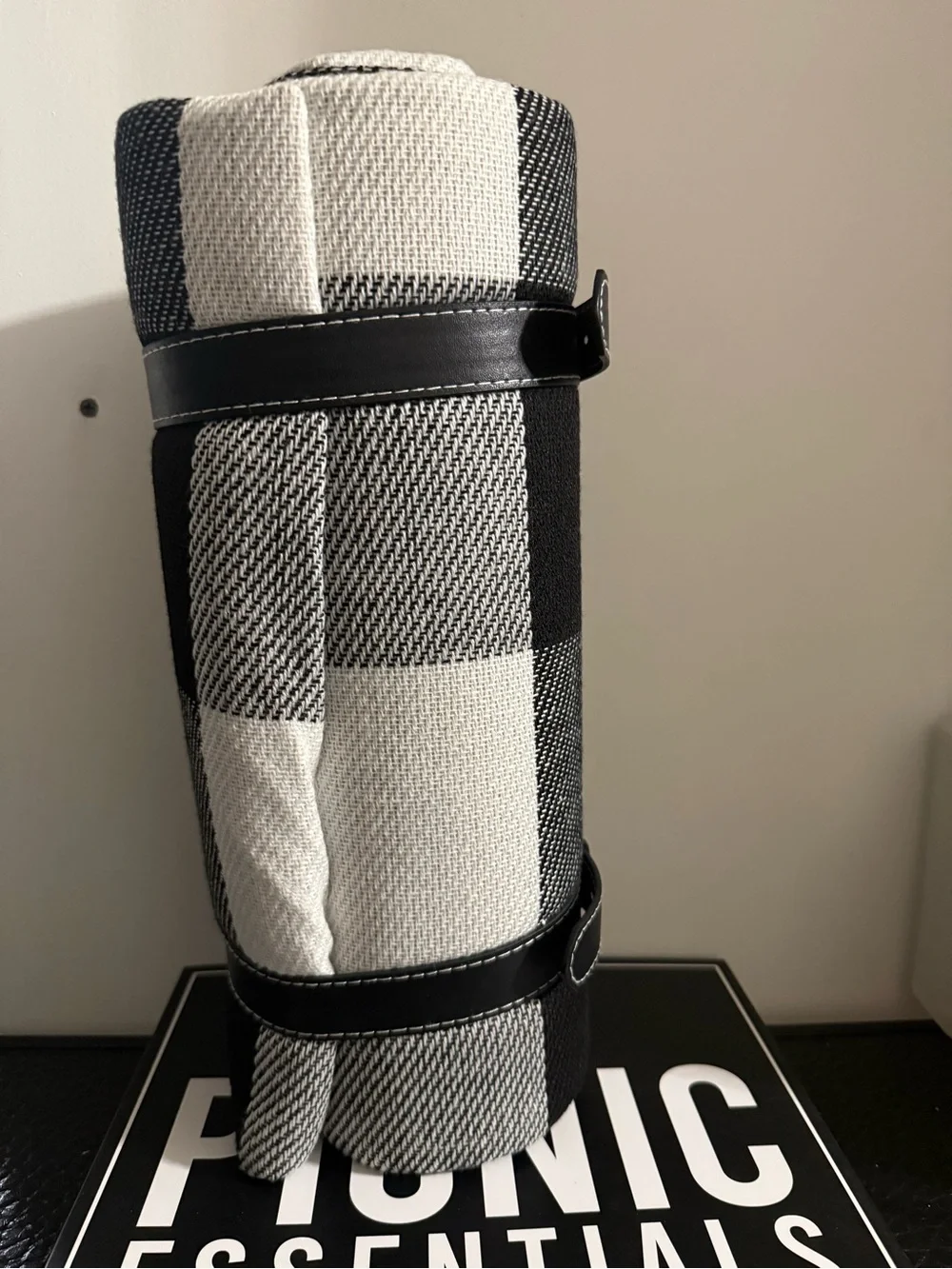 SIPS Drinkware black white